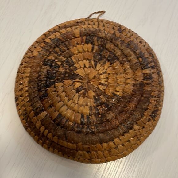 Boho jute woven decor wall hanging or tray round 14” diameter - Picture 3 of 3